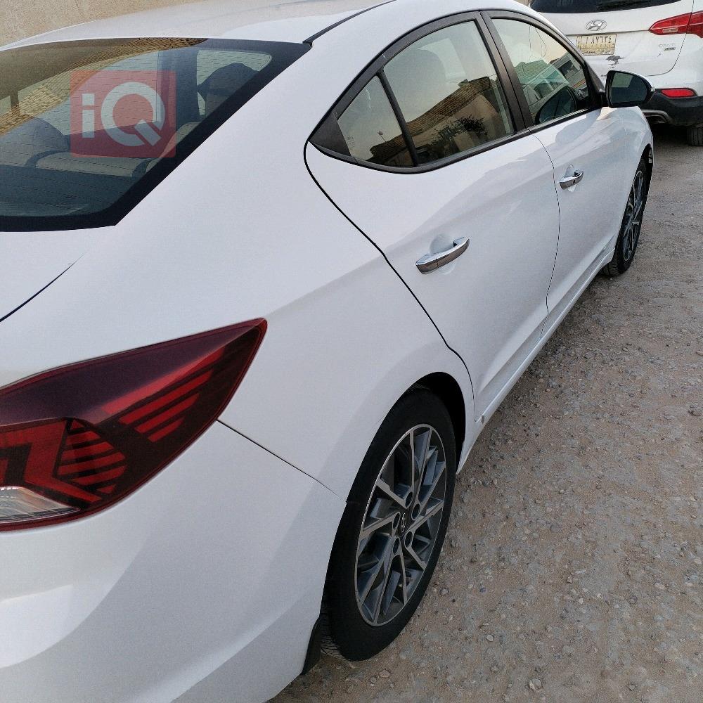 هيونداي النترا